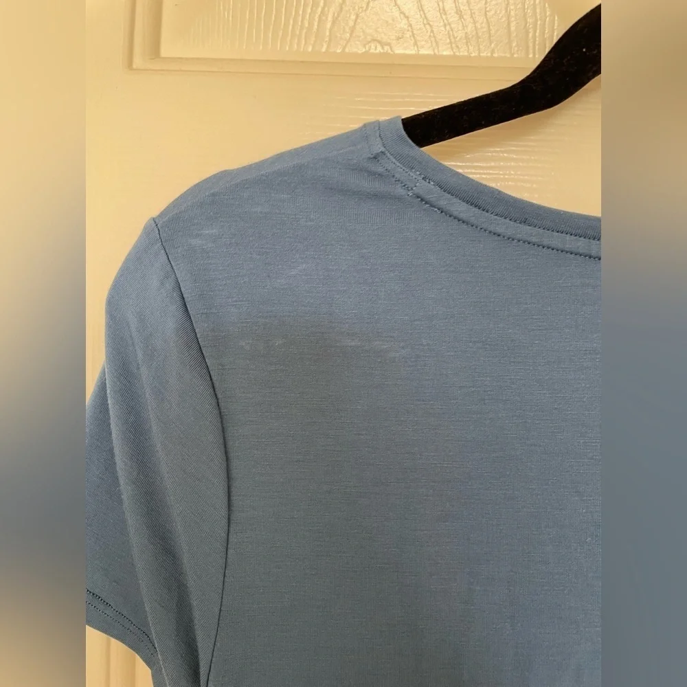Athleta backlesss tshirt small